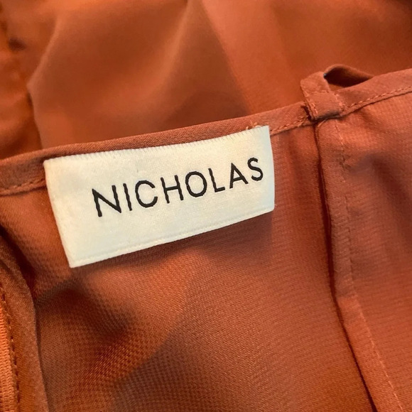 NICHOLAS Top - Picture 2 of 7